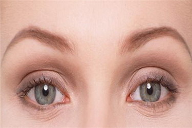 怎么通过按摩疗法去除黑眼圈？