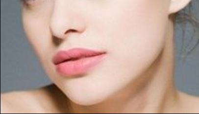 鼻子油脂分泌旺盛是什么原因