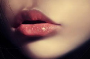 嘴唇暗沉是什么原因引起的_嘴唇生痘是什么原因引起的