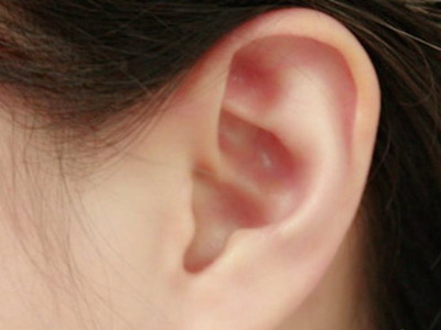耳膜修复手术后耳朵有气泡声怎么办(耳膜修复手术后耳朵进水怎么办)