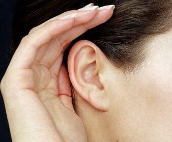 两个耳朵耳垂形状不一样命运「两个耳朵耳垂不一样大的说法」