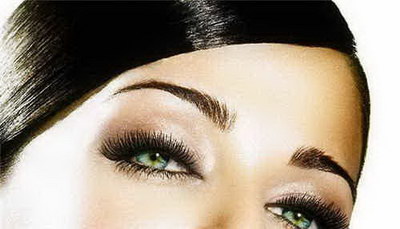 纹眉和雾眉哪个伤害大_眉毛纹理比雾眉更适合大部分女性，可以让你的眼睛显得更加迷人