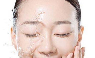 用硫磺皂洗脸好还是洗面奶洗脸好
