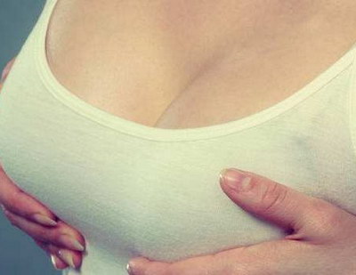 怎么样才能让胸部更丰满_性生活可以让女人胸部增大吗