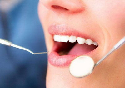 牙龈红肿牙齿松动怎么回事(牙龈红肿、牙齿松动的原因和治疗方法)