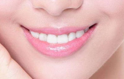 牙齿小稀疏是应该正畸还是补牙缝_补牙能补牙缝吗
