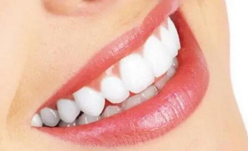 牙龈肿胀出血是什么原因引起的(牙龈一直肿胀出血是什么原因)