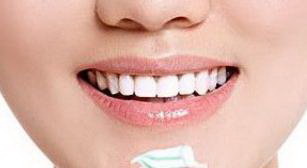树脂补牙怎么变白_来例假能不能补牙齿