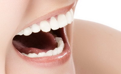 患者的假牙应如何处理