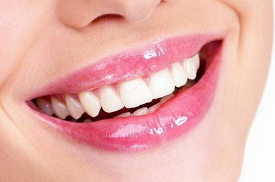 有的人牙齿为什么白有的人牙黄