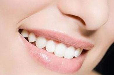 牙齿断裂修复用什么药(牙齿从牙龈处横向断裂如何修复)