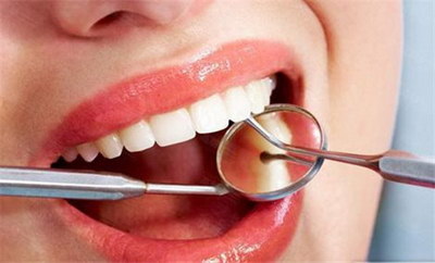 治疗牙齿后牙龈最上面有个大包