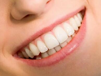 牙黄可以洗牙美白吗