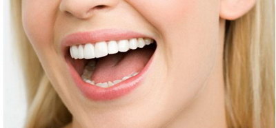 牙龈前突怎么矫正_牙齿根部突出牙龈