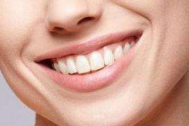 最后面的牙龈和牙齿分离是什么原因(什么原因导致牙龈和牙齿分离？)