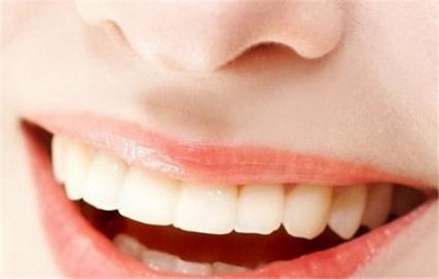 牙齿脱矿是怎么造成的(牙齿塞菜造成牙痛怎么办)