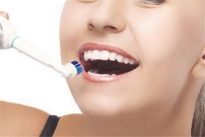 洗牙后牙龈出血跟血液有什么关系(洗牙后牙龈出血多久能缓解)
