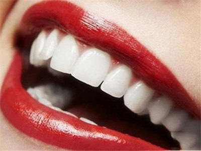 牙齿变黑治疗的方法_牙齿蛀牙变黑常用治疗方法