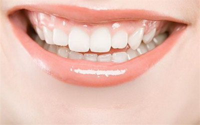 白醋洗牙齿会有危害吗?