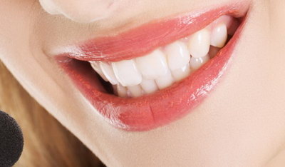 牙齿有白点是什么原因造成的