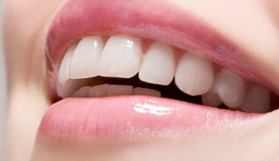 牙齿缝隙大是什么原因导致的(牙齿缝隙变大是什么原因导致)