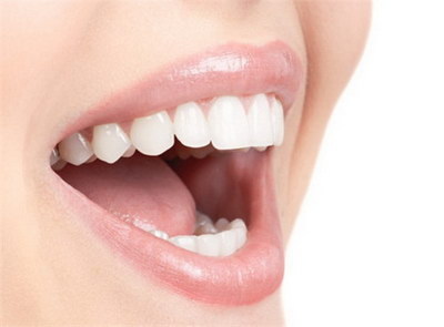 牙龈很容易出血是什么原因(牙龈红肿容易出血是什么原因)