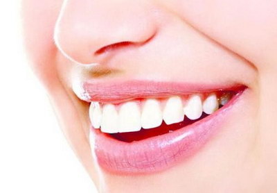 牙龈长牙齿是怎么回事「门牙牙龈长牙齿是怎么回事」