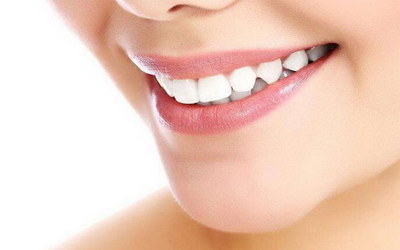门牙前突是什么原因导致的[门牙稀疏是什么原因导致的]