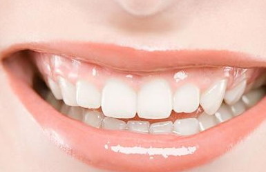 牙齿上宽下窄有缝_牙齿属于什么科室