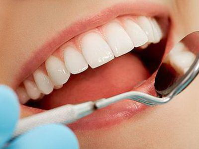 嘴巴里有异味牙龈很容易出血