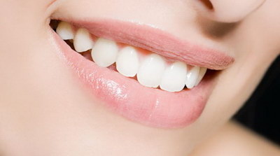 金属牙套对牙齿有影响吗