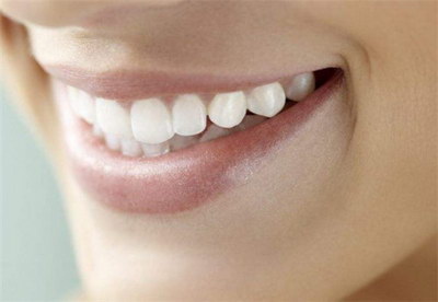 比较近牙龈总是频繁的出血(比较近有颗牙的牙龈总是出血)