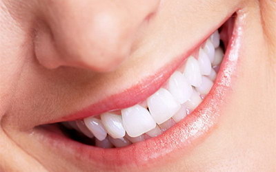 50岁牙齿矫正的危害(为什么50岁牙齿矫正存在危害？)