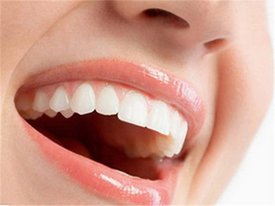 牙齿缝隙大的影响_牙齿有裂怎么处理