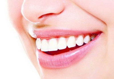 氟斑牙是怎样形成的_氟斑牙几岁形成的