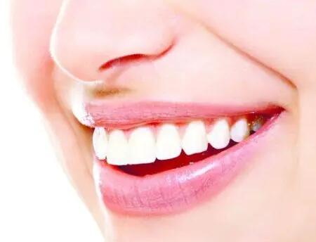 扁桃体发炎牙齿痛嘴巴肿(什么是扁桃体发炎引起的牙齿痛和嘴巴肿？)