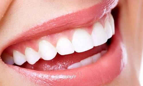 导致牙齿不齐的因素有哪些