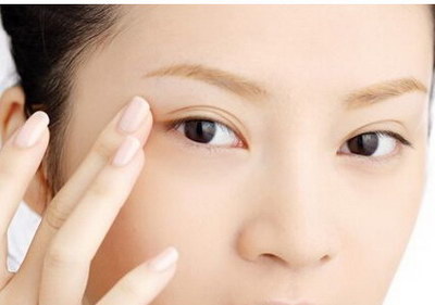 双眼皮手术老了疤痕会明显吗(双眼皮手术后的疤痕会影响老化效果吗？)