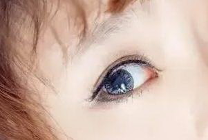 眼角发红是什么引起中毒(眼角发红是什么原因引起的)