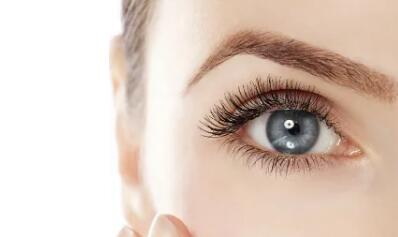 双眼皮变成多层眼皮是什么原因_双眼皮变成多层眼皮是什么原因