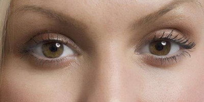 上眼睑肿是什么原因引起的左边(眼睑肿是眼部问题的常见症状)