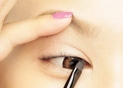 做完埋线双眼皮需要抹生长因子吗